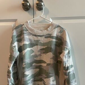 Women’s Aerie Camo Crewneck Size Extra Small